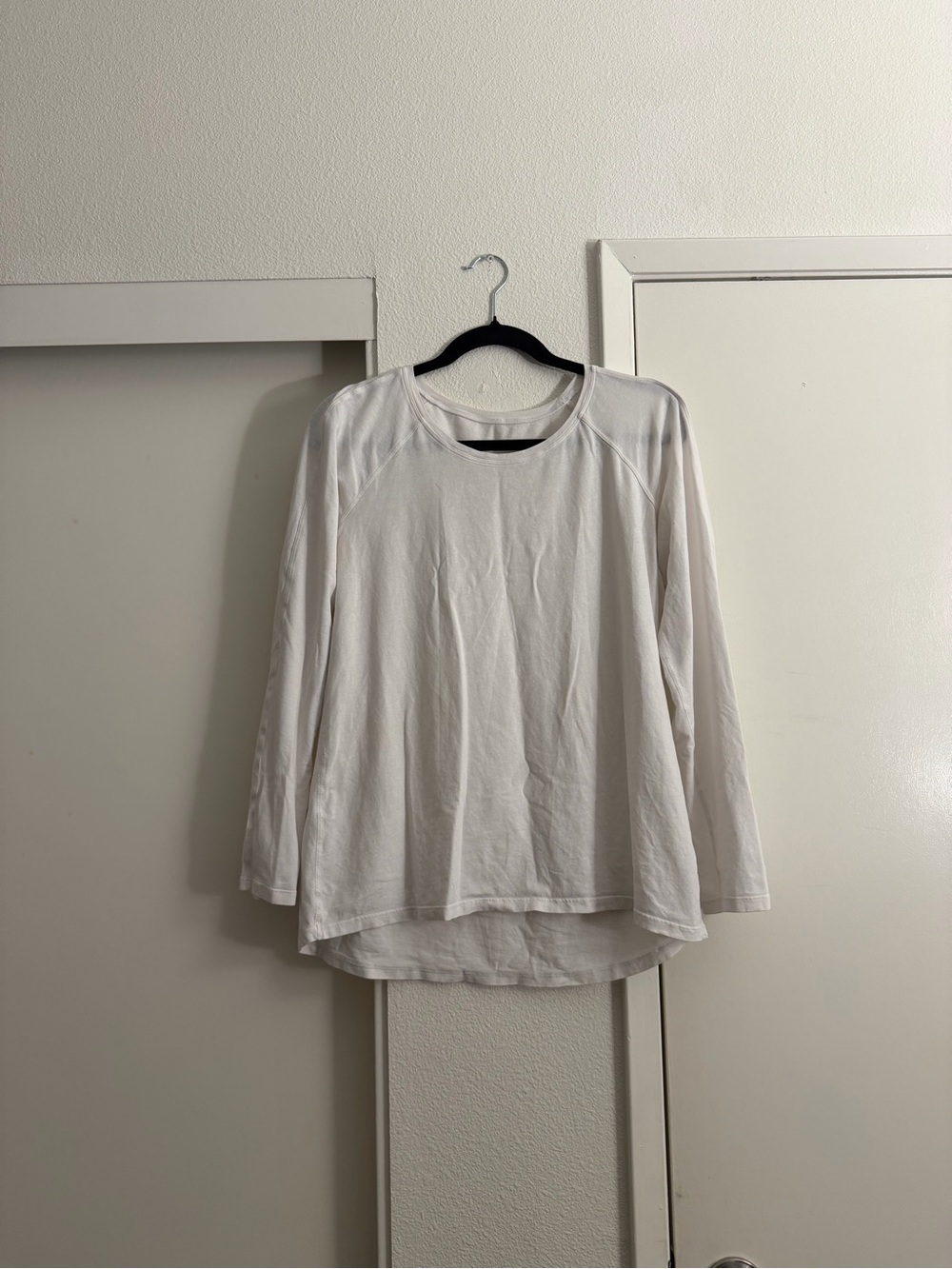 lululemon athletica Women's White Long-Sleeve Crew Top
